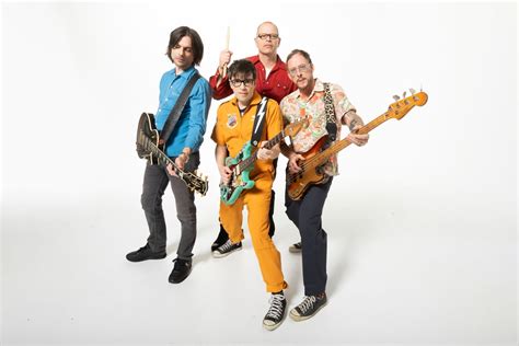 Weezer: Van Weezer Album Review .